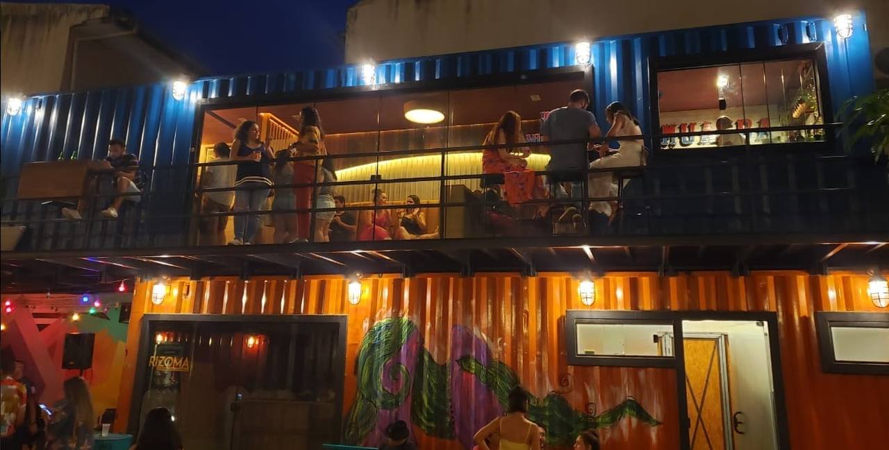 Foto de um bar Muamba na Vila Container, em Belém 