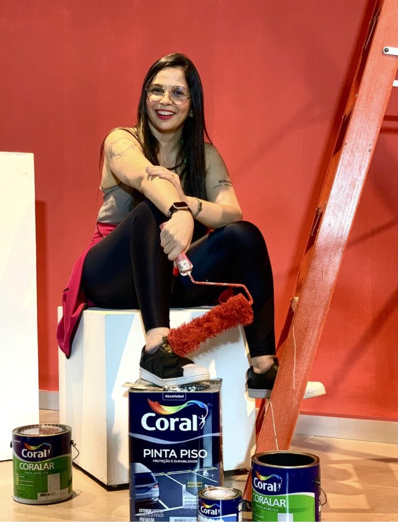 Arquiteta Tati Madeiro conhece a cor Ruby, da Coral