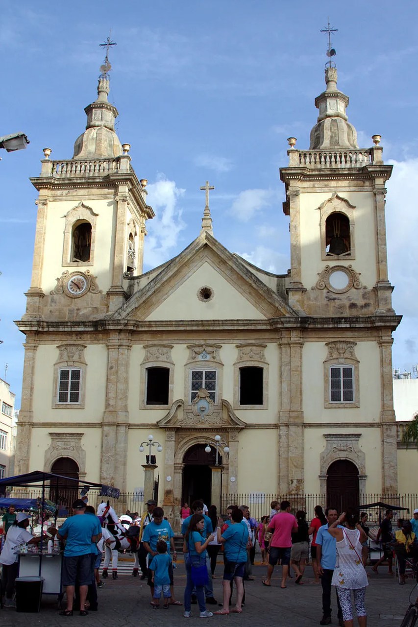 A fachada barroca da Basílica Histórica de Nossa Senhora — Foto: José Luiz Bernardes Ribeiro/Wikimedia Commons